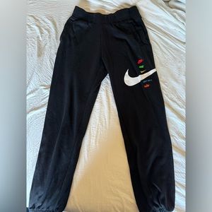 Women’s Nike sweatpants